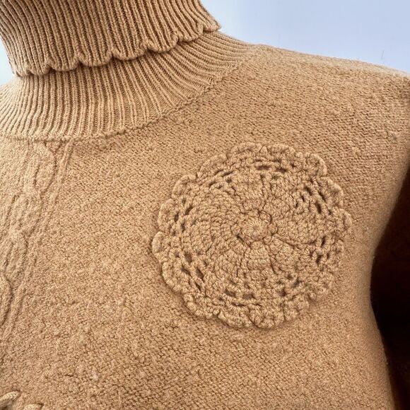 VTG Lambs Wool Turtleneck Sweater M 40 Pullover Cable Knit Crochet Rosette Brown - Picture 3 of 8